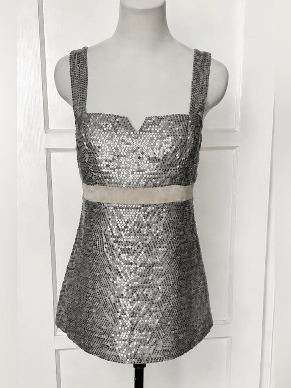 Cue by Rohit Gandhi+Rahul Khanna Sequin Top, empire waist, zip back, XS, EUC